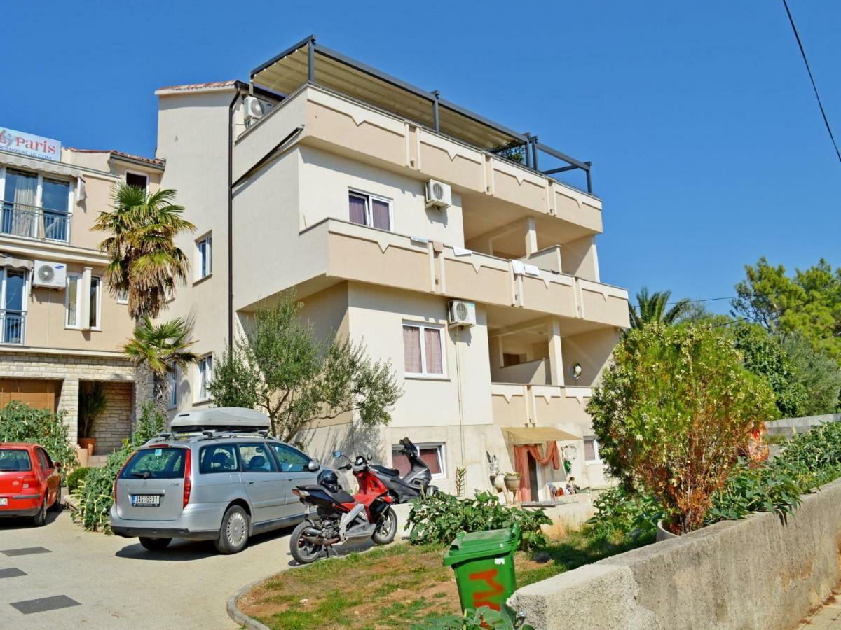 Apartments Macak Novalja Exterior photo
