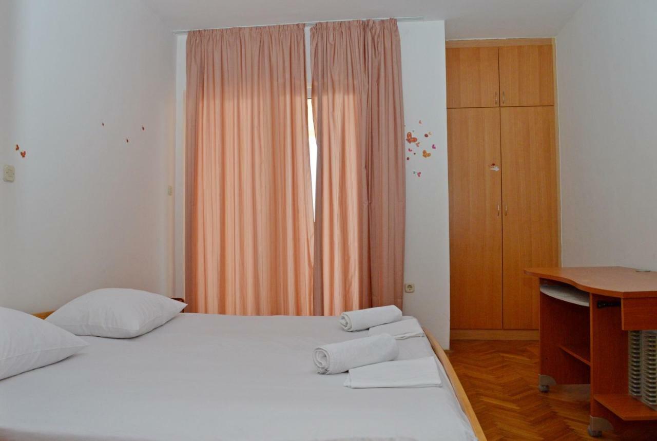 Apartments Macak Novalja Exterior photo